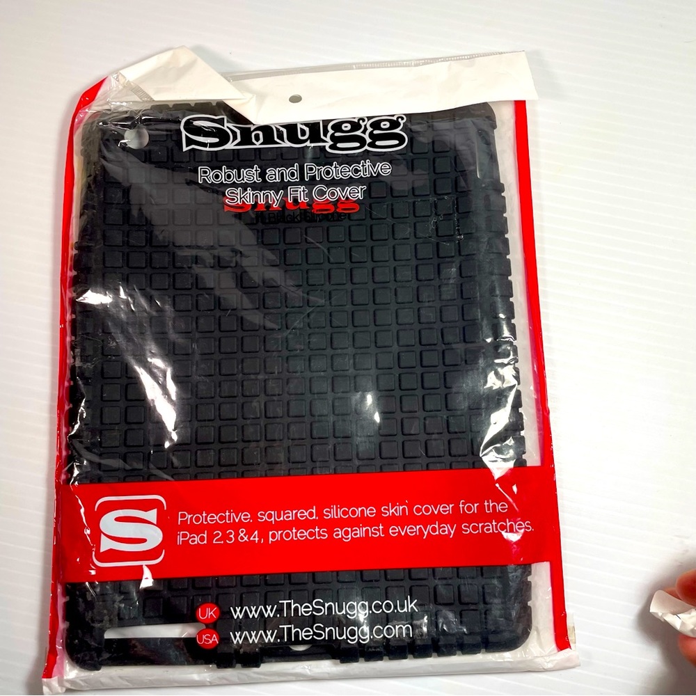 Sungg iPad case for 2,3,4  black NWT